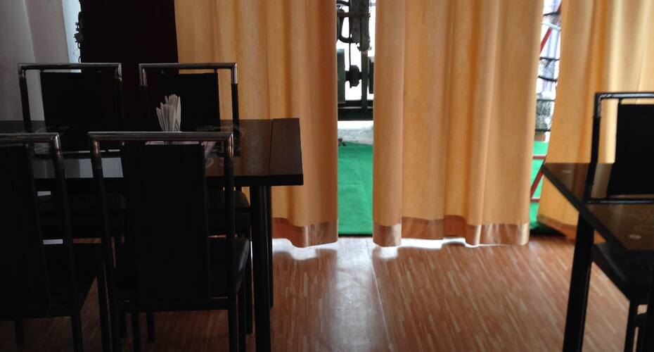 Hote Rockland, Leh 4